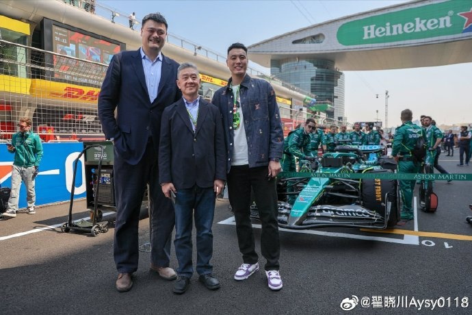 聯(lián)動F1！翟曉川曬與姚明、阿隆索、范志毅、周冠宇等的合照