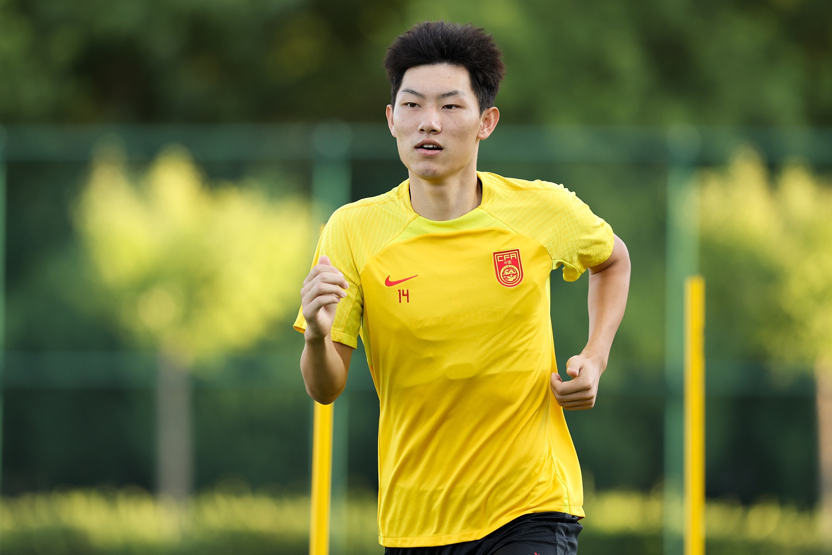 魯媒：泰山隊抵達梅州五外援齊整，四名國腳可出戰(zhàn)史松宸隨隊