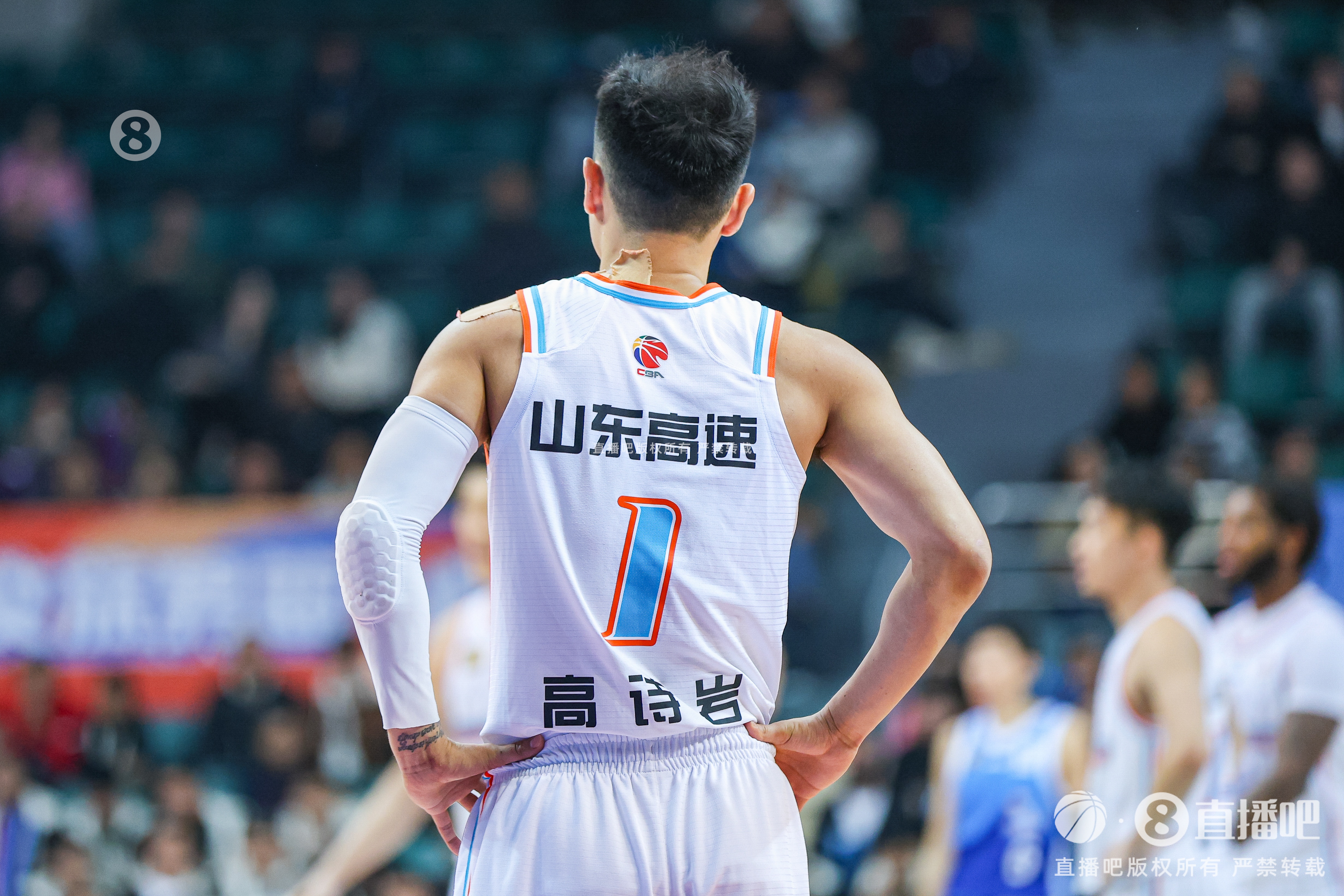 慢熱！首節(jié)山東落后四川1分 全隊(duì)首發(fā)5人單節(jié)合計(jì)僅拿到3分