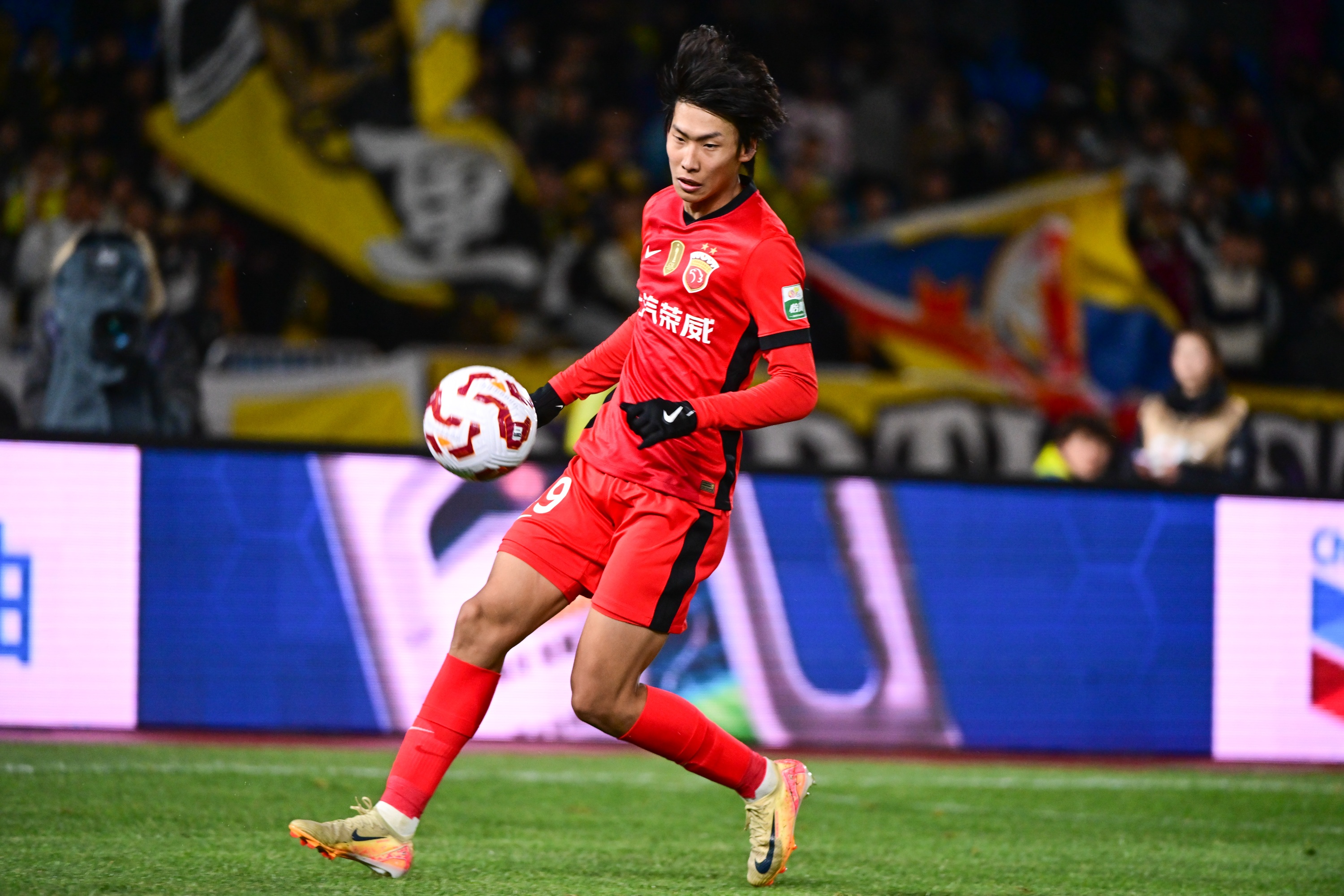 記者：李新翔、王鈺棟也要感謝B名單制度，以前的U23政策是奇葩